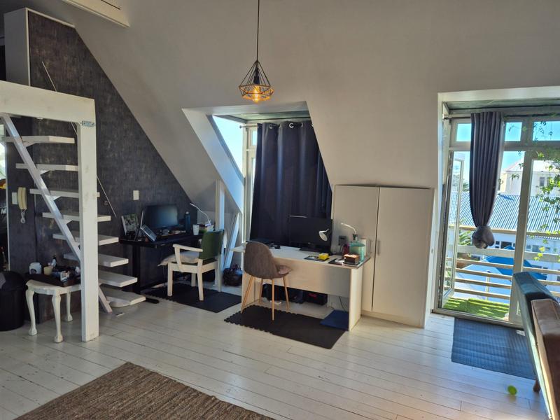 To Let 1 Bedroom Property for Rent in Woodstock Upper Western Cape
